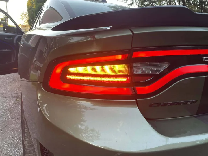 Charger · tylne lampy USA → EU
